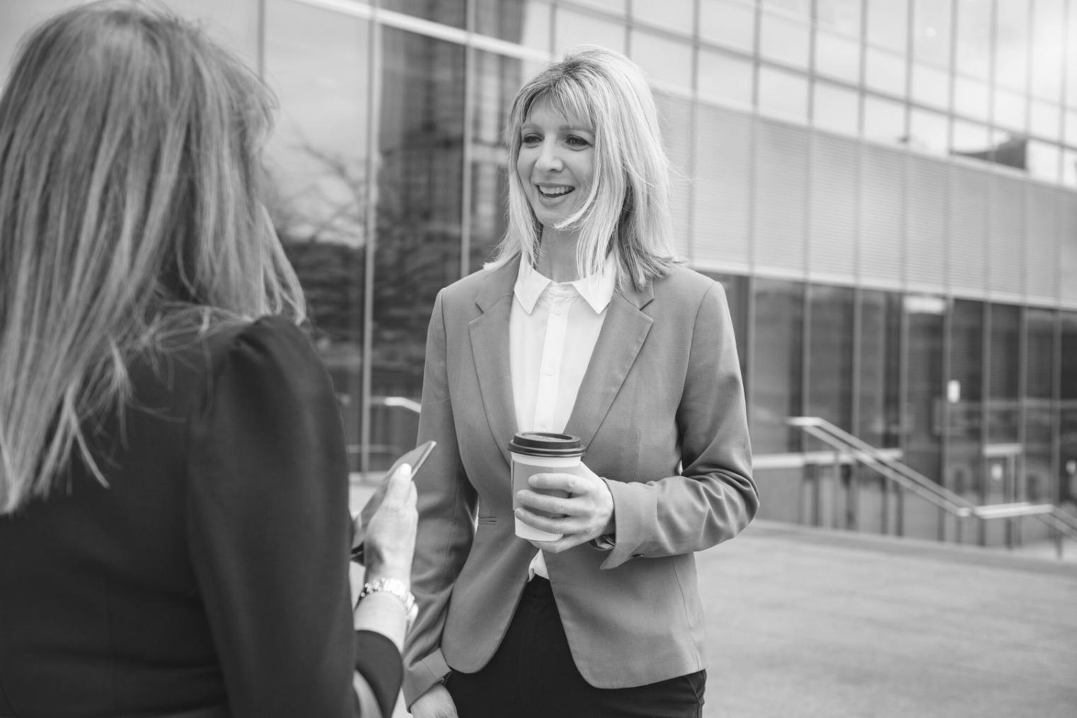 Équipe ilmarovexi travaillant sur des solutions financières personnalisées